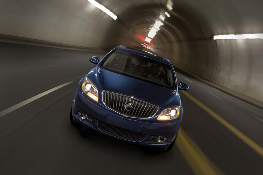  Buick Verano Turbo 2015 года  (фото 2 из 10)